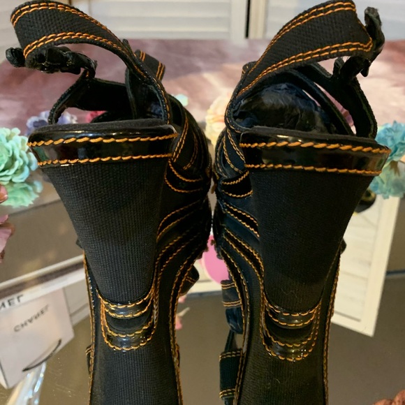 EUC❤️‍🔥FENDI canvas espadrilles. - Picture 6 of 12